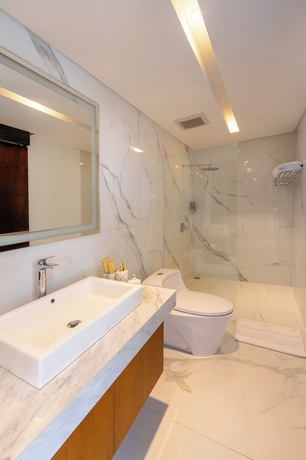 Imagen de la habitación del Hotel Mahameru Uluwatu. Foto 2