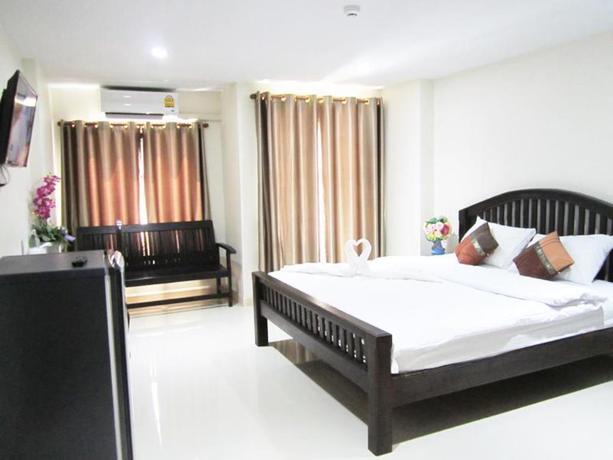 Imagen de la habitación del Hotel Maharaj Grand. Foto 6