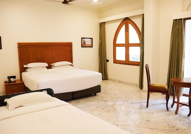 Imagen de la habitación del Hotel Maharaja Ganga Mahal. Foto 11
