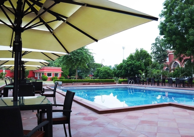 Imagen de la piscina del Hotel Maharaja Ganga Mahal. Foto 19