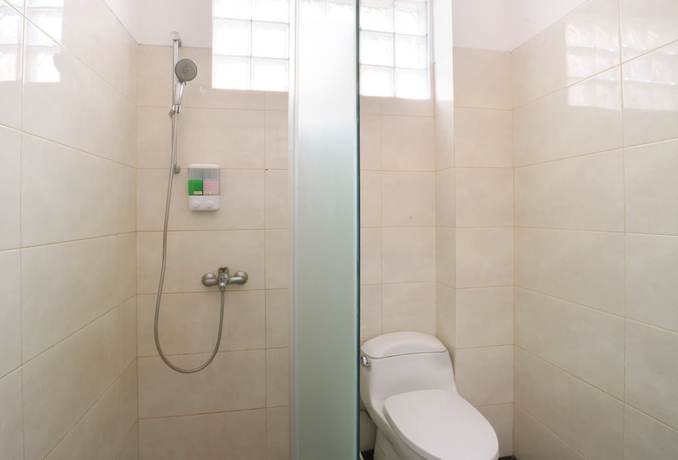 Imagen de la habitación del Hotel Maharani Guesthouse Tebet Syariah - Hostel. Foto 8