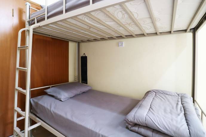 Imagen de la habitación del Hotel Maharani Guesthouse Tebet Syariah - Hostel. Foto 10