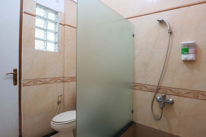 Imagen de la habitación del Hotel Maharani Guesthouse Tebet Syariah - Hostel. Foto 14