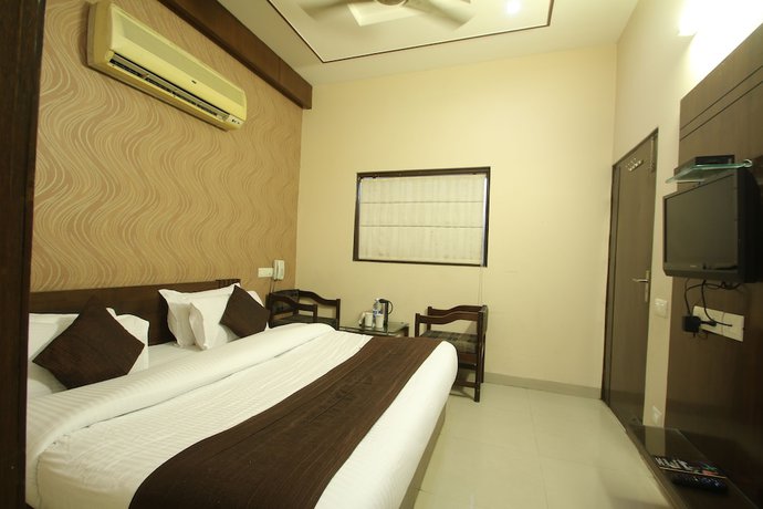 Imagen de la habitación del Hotel Maharani Regency. Foto 2