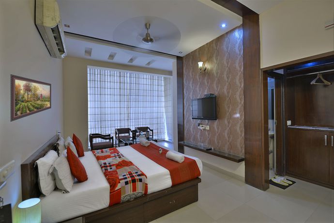 Imagen de la habitación del Hotel Maharani Regency. Foto 6