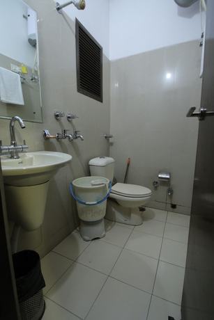Imagen de la habitación del Hotel Maharani Regency. Foto 7
