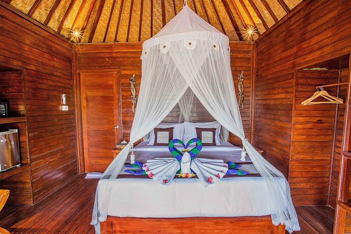 Imagen de la habitación del Hotel Maharatu Villas. Foto 30