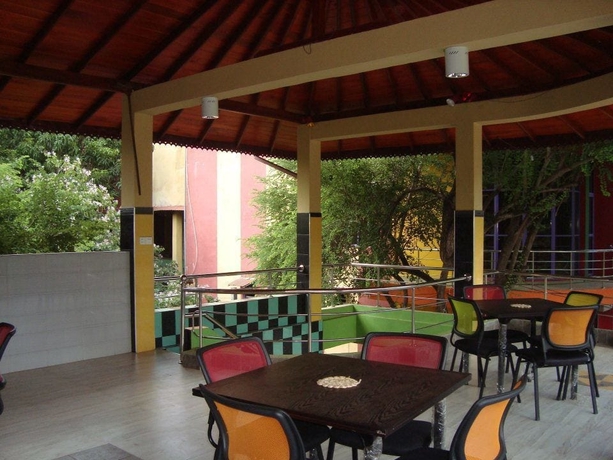 Imagen del bar/restaurante del Hotel Mahawasala. Foto 4