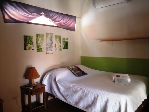 Imagen de la habitación del Hotel Mahayana. Foto 3