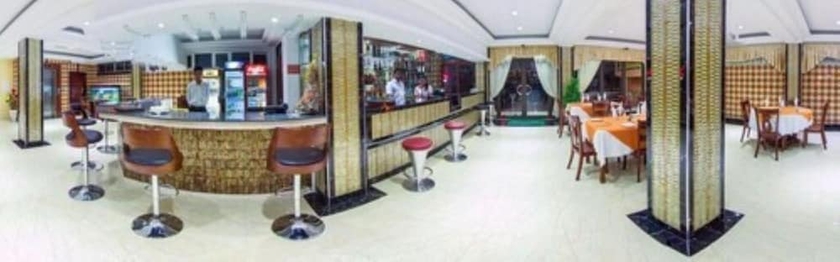 Imagen del bar/restaurante del Hotel Mahe Holiday Resort. Foto 2