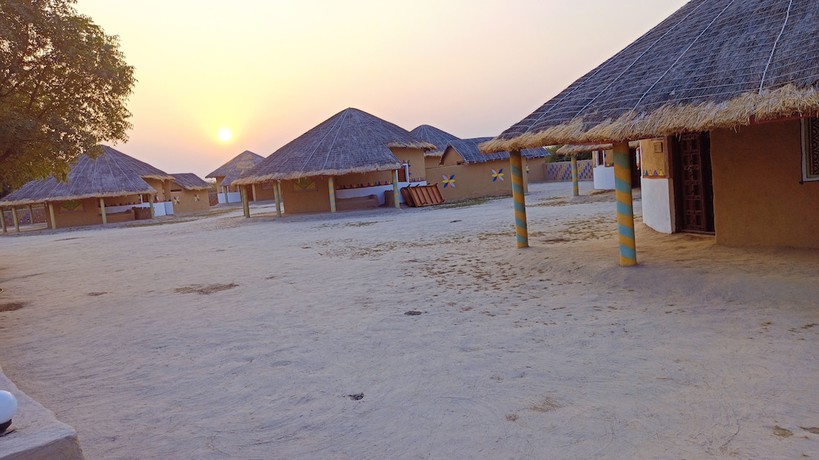 Imagen de la habitación del Hotel Mahefeel E Rann Resort. Foto 5