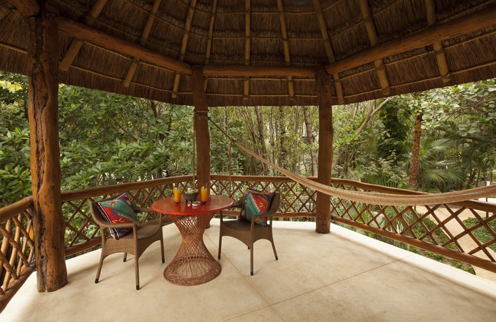 Imagen de la habitación del Hotel Mahekal Beach Front Resort and Spa. Foto 8