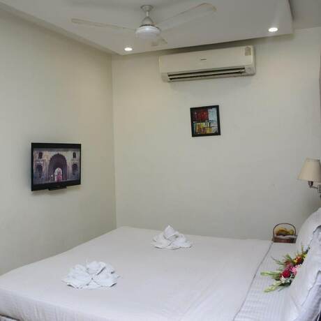 Imagen de la habitación del Hotel Mahendra. Foto 18