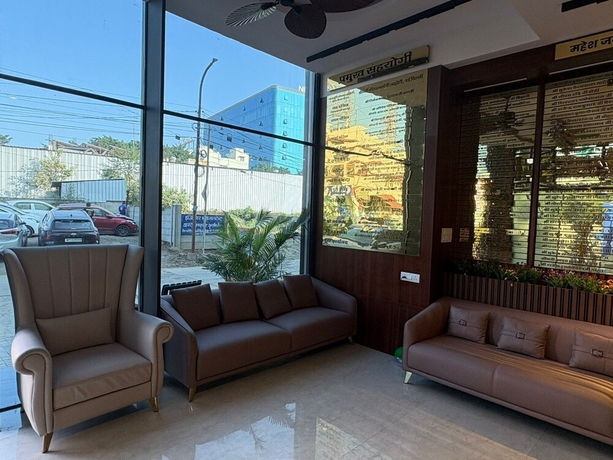 Imagen de los interiores del Hotel Maheshwaram Vijay Nagar Indore. Foto 15
