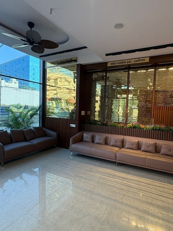 Imagen de los interiores del Hotel Maheshwaram Vijay Nagar Indore. Foto 16