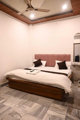 Imagen de la habitación del Hotel Maheswari Villa. Foto 6