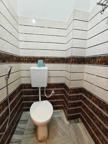Imagen de la habitación del Hotel Maheswari Villa. Foto 9