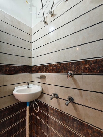Imagen de la habitación del Hotel Maheswari Villa. Foto 11