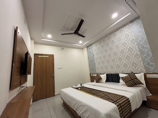 Imagen de la habitación del Hotel Mahnsh Palace. Foto 4