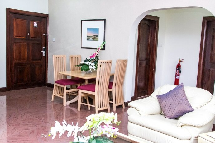 Imagen de la habitación del Hotel Mahogany Lodge, Cantonments. Foto 13