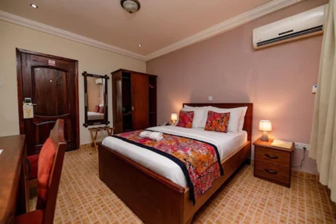 Imagen de la habitación del Hotel Mahogany Lodge, Cantonments. Foto 19