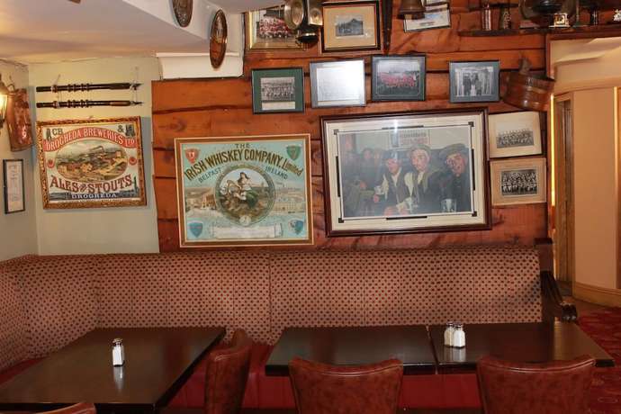 Imagen del bar/restaurante del Hotel Mahons. Foto 8