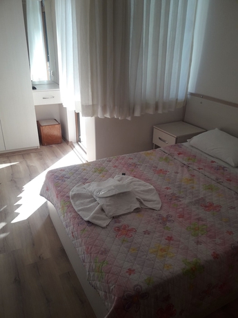 Imagen de la habitación del Hotel Mahper. Foto 4