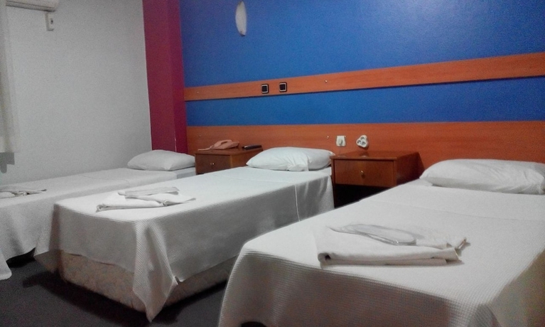 Imagen de la habitación del Hotel Mahper. Foto 10