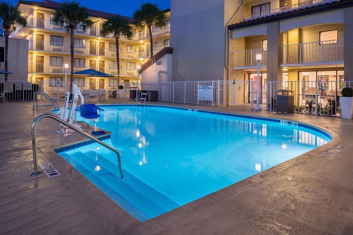 Imagen de la piscina del Hotel Mai Hana Hotel- Intl Drive, Trademark Collection by Wyndham. Foto 20