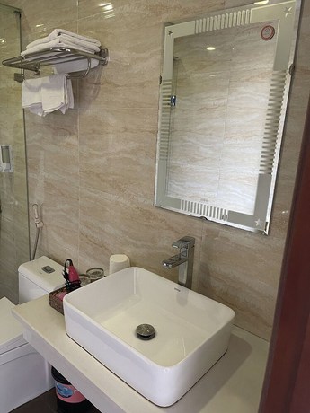 Imagen de la habitación del Hotel Mai Khanh. Foto 8