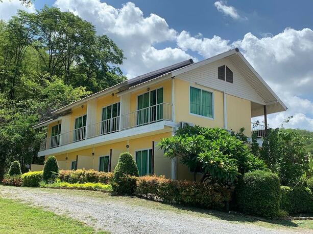 Imagen de la habitación del Hotel Mai Ngern Mai Thong Resort. Foto 17