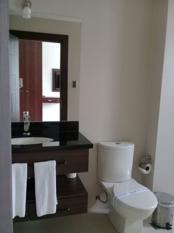 Imagen de la habitación del Hotel Mai Suites. Foto 9