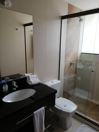 Imagen de la habitación del Hotel Mai Suites. Foto 13