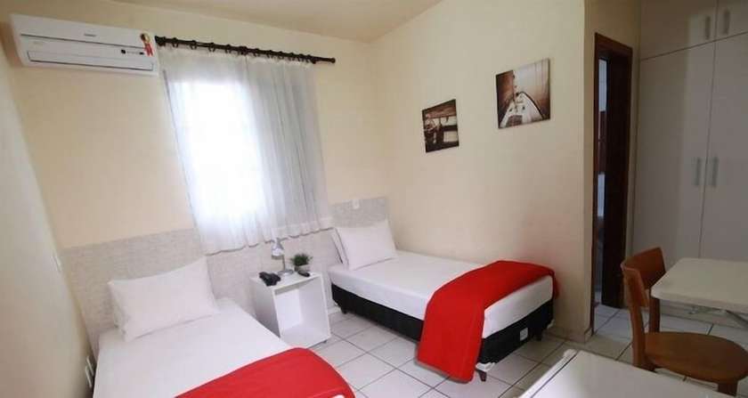 Imagen de la habitación del Hotel Maia. Foto 9