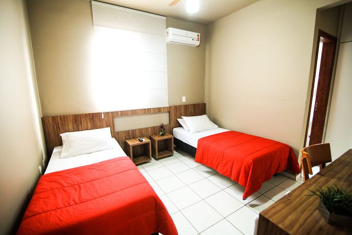 Imagen de la habitación del Hotel Maia. Foto 12