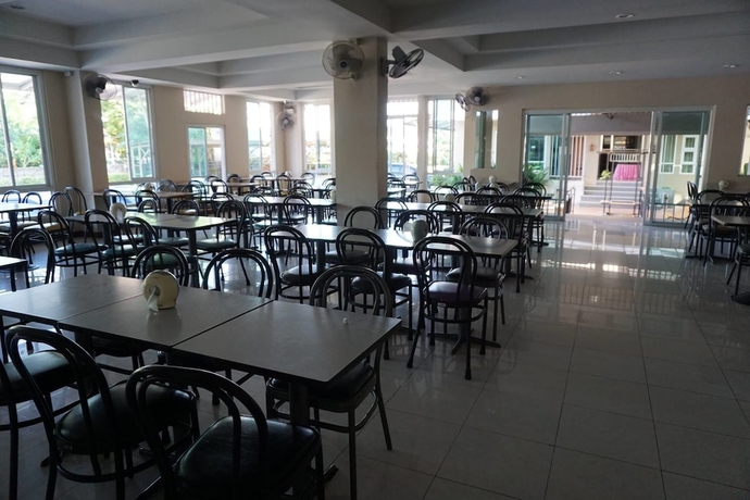 Imagen del bar/restaurante del Hotel Maihom Resort Dechatiwong Bridge. Foto 6