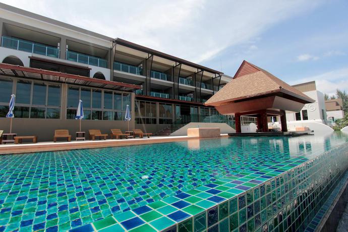 Imagen de la piscina del Hotel Maikhao Palm Beach Resort. Foto 21