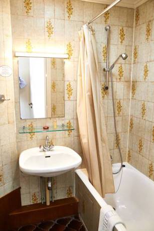 Imagen de la habitación del Hotel Maillot. Foto 6