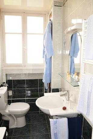 Imagen de la habitación del Hotel Maillot. Foto 13