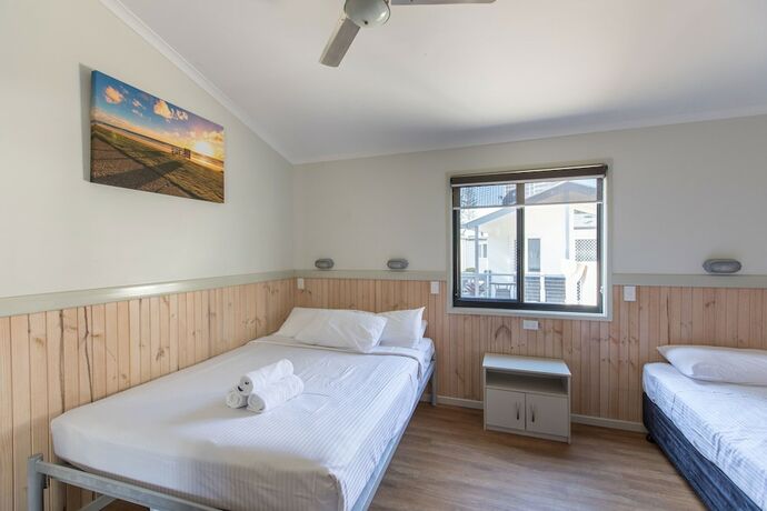 Imagen de la habitación del Hotel Main Beach Tourist Park. Foto 19