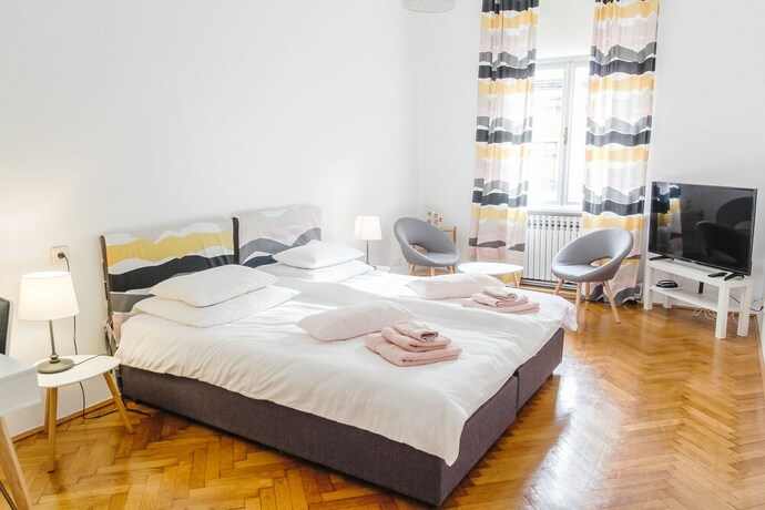 Imagen de la habitación del Hotel Main Square Rooms. Foto 23