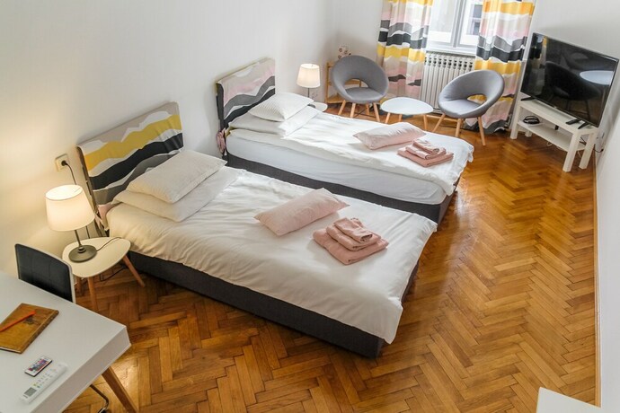 Imagen de la habitación del Hotel Main Square Rooms. Foto 33