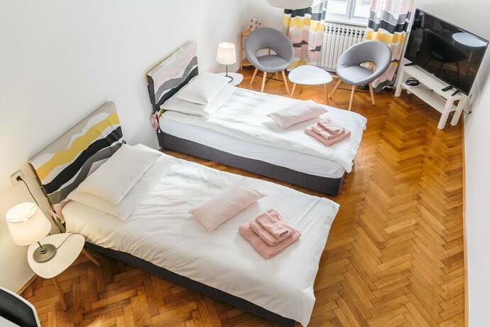 Imagen de la habitación del Hotel Main Square Rooms. Foto 36