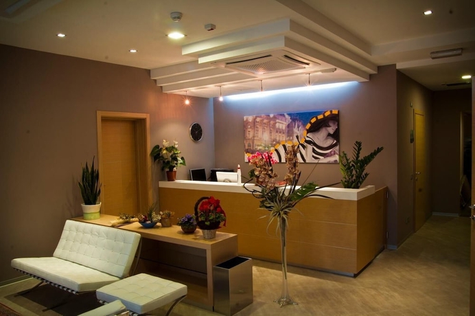 Imagen de los interiores del Hotel Main Street. Foto 17