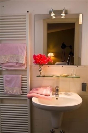Imagen de la habitación del Hotel Main Street, La Cerbaiola. Foto 5