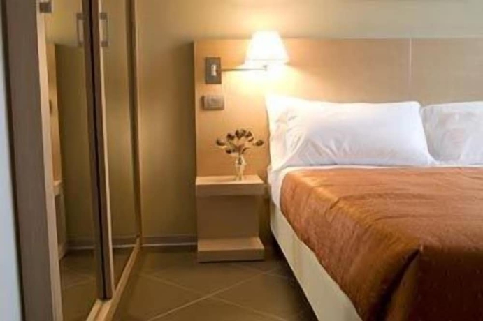 Imagen de la habitación del Hotel Main Street, La Cerbaiola. Foto 6
