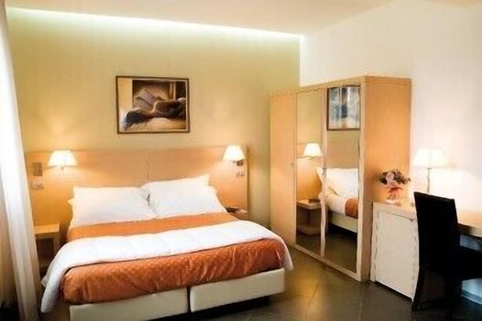 Imagen de la habitación del Hotel Main Street, La Cerbaiola. Foto 8