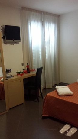 Imagen de la habitación del Hotel Main Street, La Cerbaiola. Foto 9