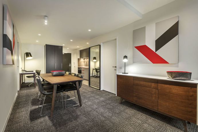 Imagen de la habitación del Hotel MainStay Suites Abbotsford. Foto 1