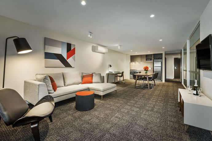 Imagen de la habitación del Hotel MainStay Suites Abbotsford. Foto 6